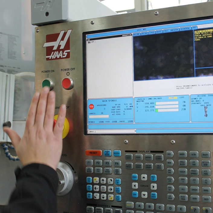 operateur_machine_commande_numerique